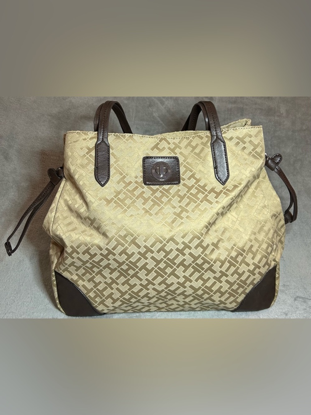 Tommy Hilfiger Beige/Brown Logo Pattern Shoulder Bag Great Condition Gently Used
